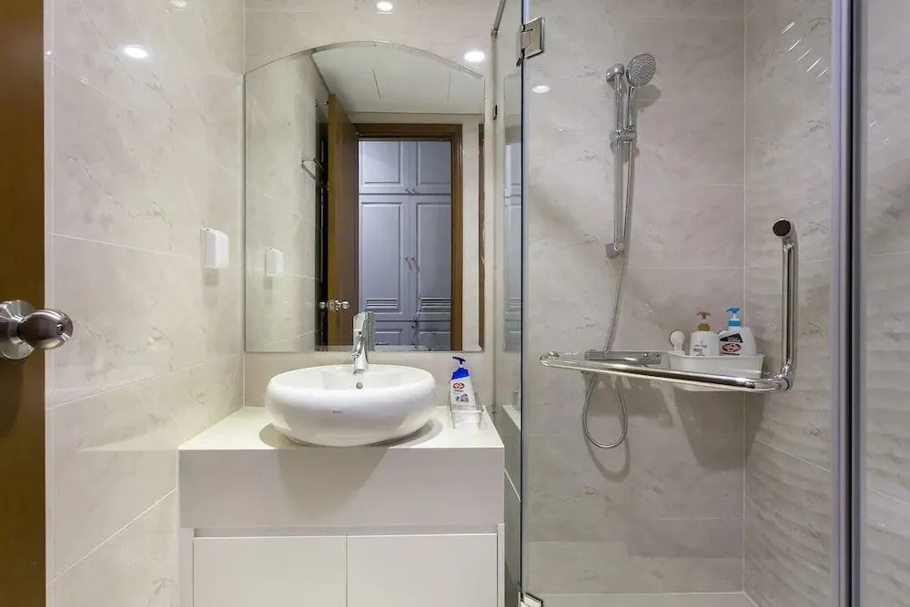 Bayhomes Central Park Serviced Apartment