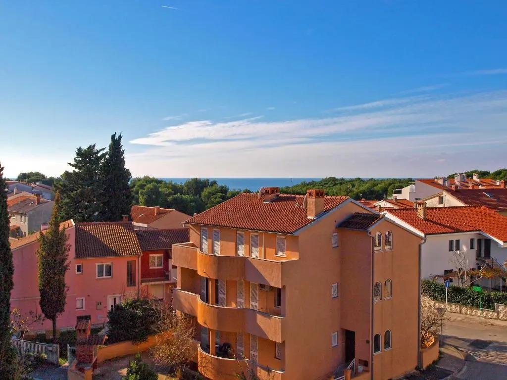 Apartment Gortanova 942