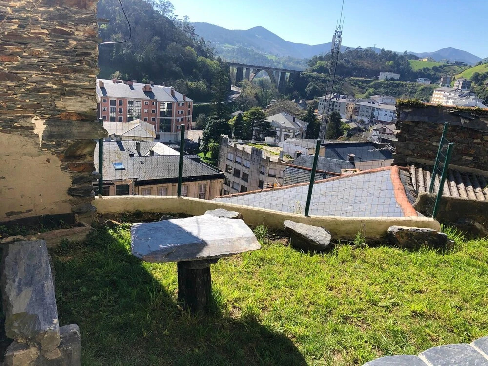 Studio in Luarca, With Wonderful Mountain View and Enclosed Garden - 700 m From the Beach