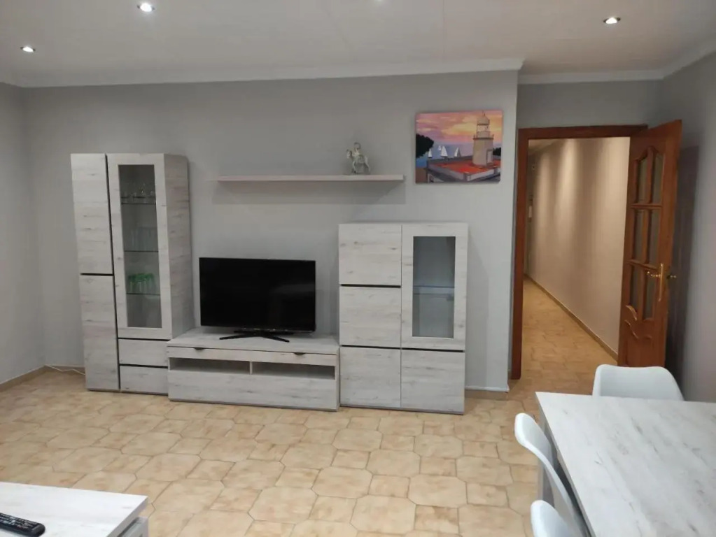 Piso de 4 habitaciones en el centro de Roses
