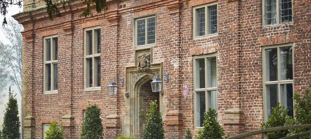 Tranquil Elm Lodge Escape in Canterbury