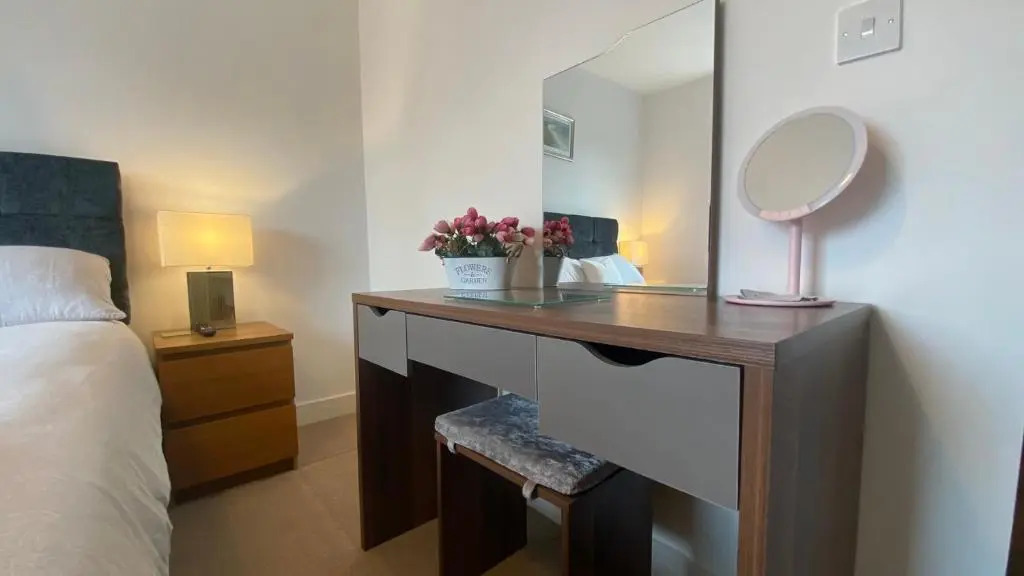 Comfy 2 bed house located at Wareham train station