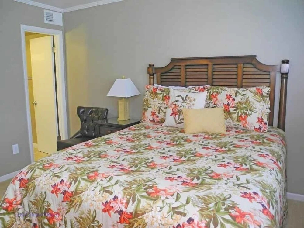 Tilghman Beach And Racquet Club 160b 1 Bedroom Condo by RedAwning