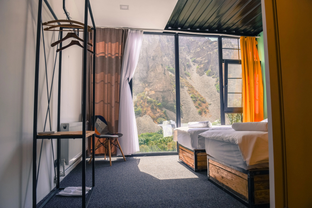 Arevi Hotel
