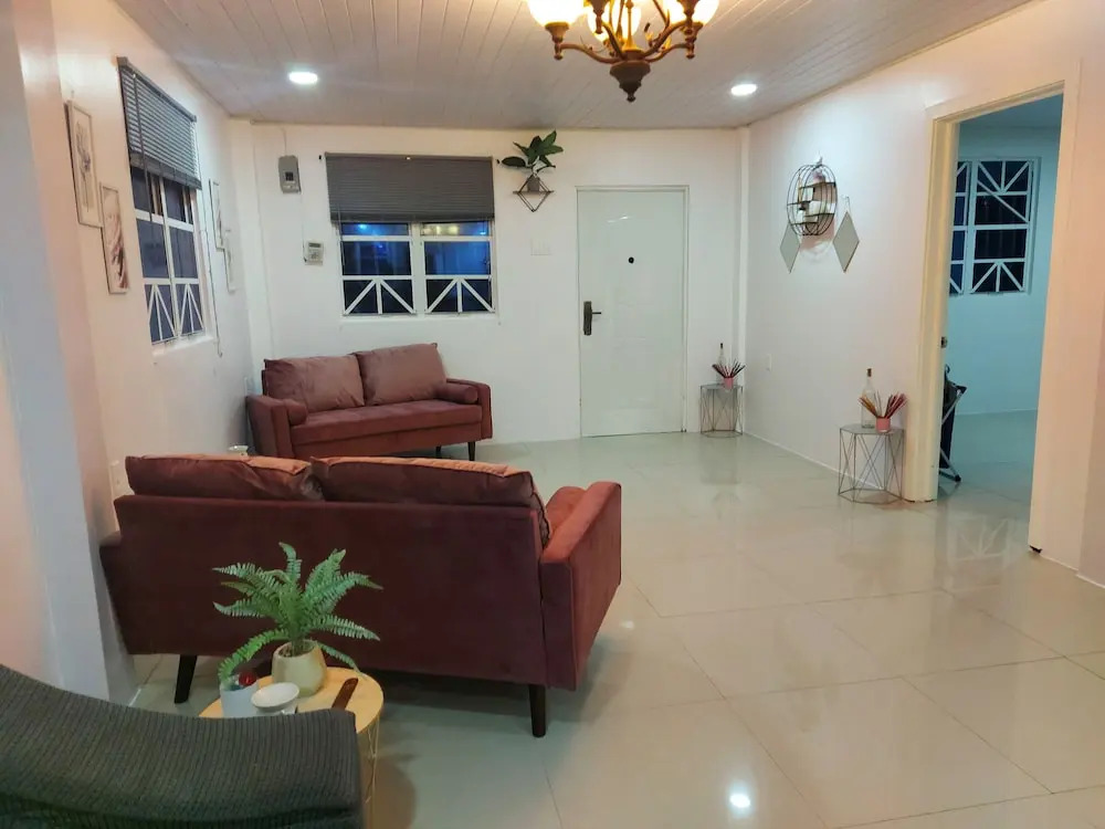 2 Bed Apartment - Sleeps 4 - Parking - Wifi