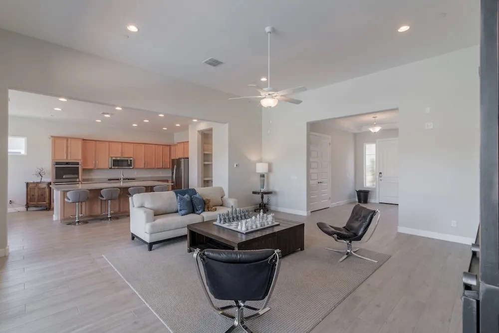 3 Bedroom Home with Outdoor Pool