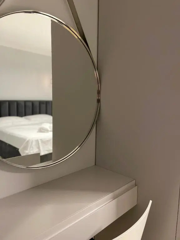 Honey Suite