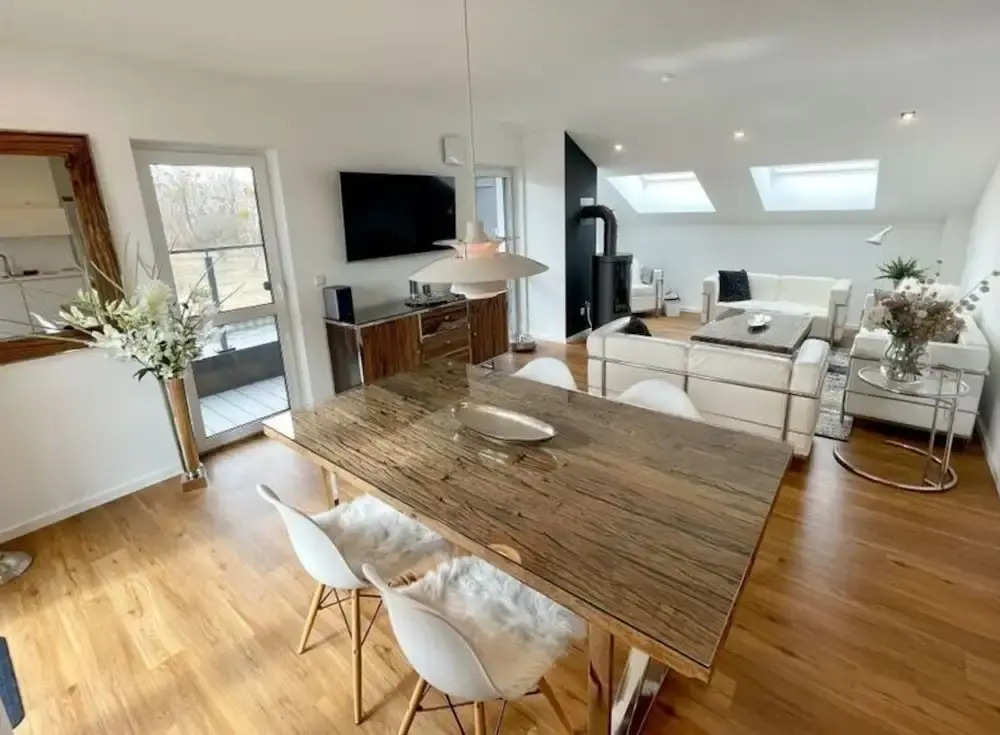 "penthouse Apartment on the Water"