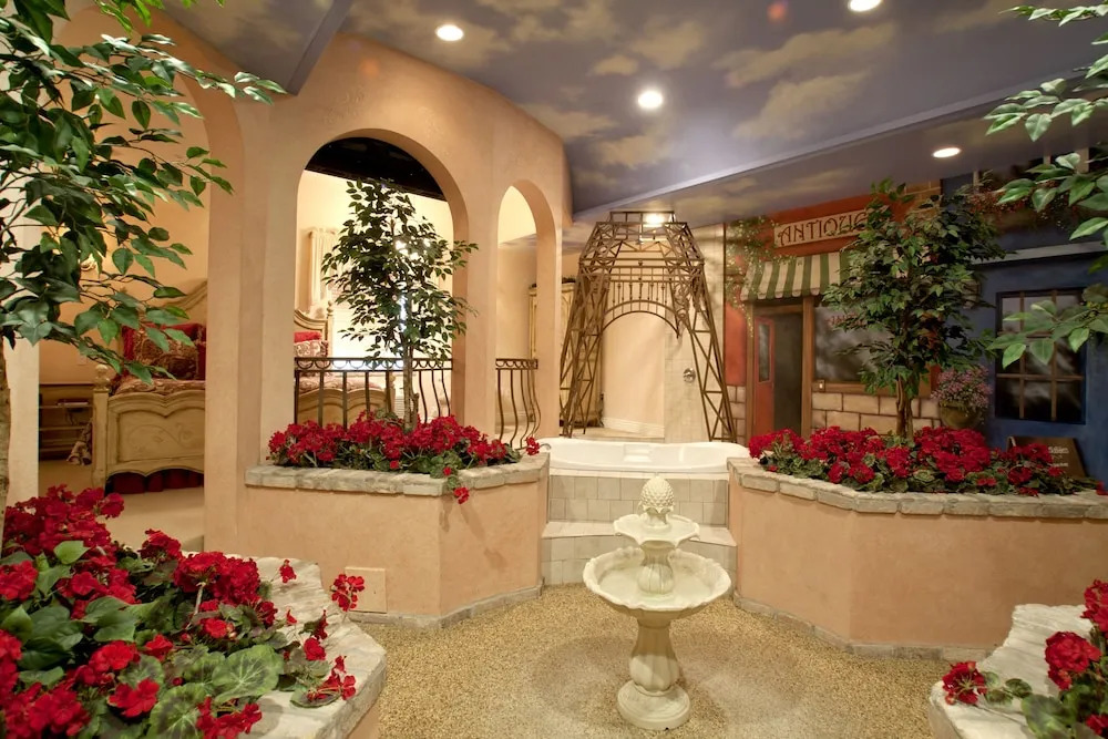 Destinations Inn Theme Rooms