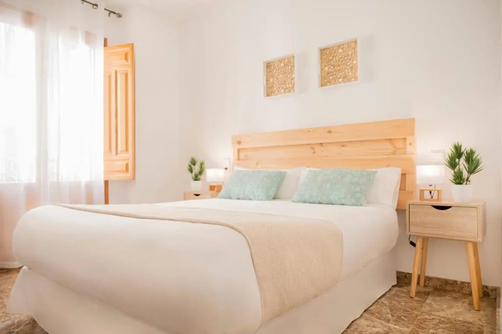 ALHAMBRA.MESONES 4