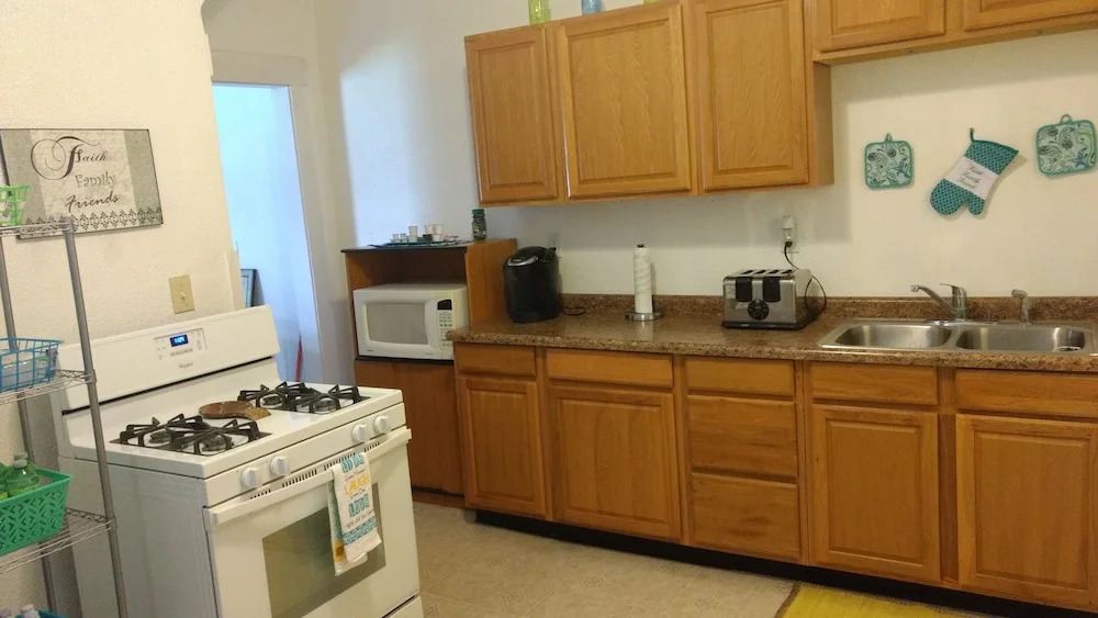 Beautiful Downtown Indy Guest Homes