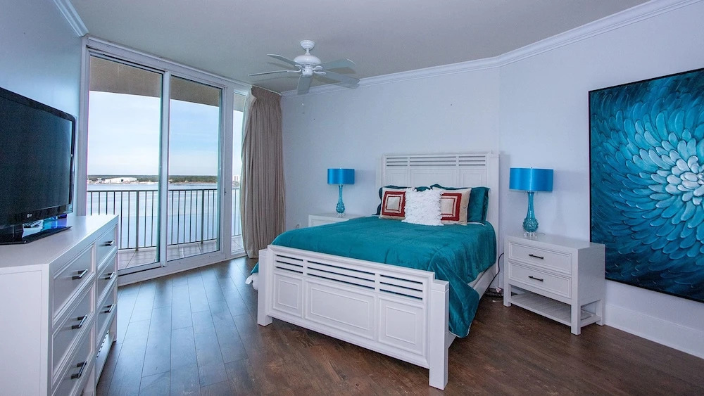 Spacious Unit With Unobstructed Views - Unit Crd0902