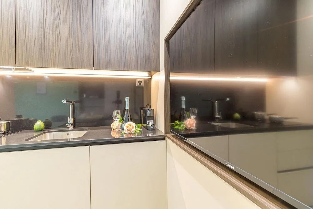 Icon H 203 Suite Micro-living