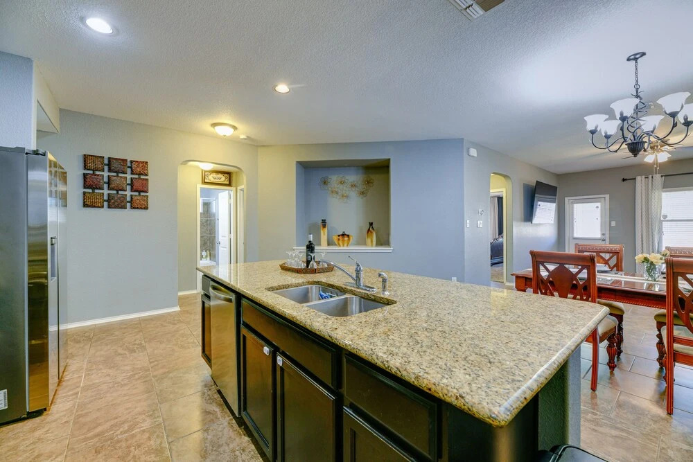 Beautiful San Antonio Home w/ 75" TV & King Bed