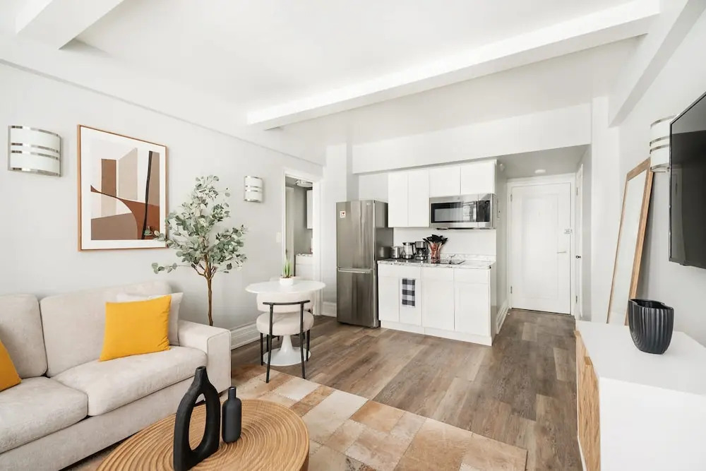 73-406 New 1BR 1bth UWS Doorman Gym