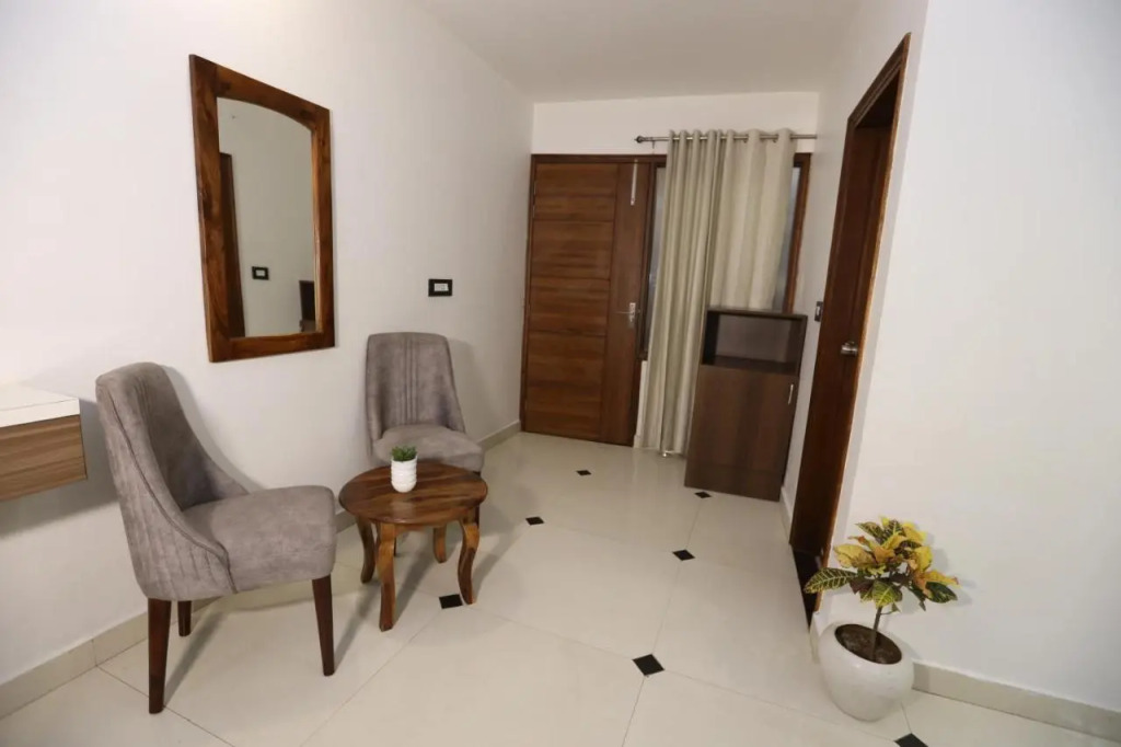 Hotel Lavit Couple Friendly near Faridabad Metro station