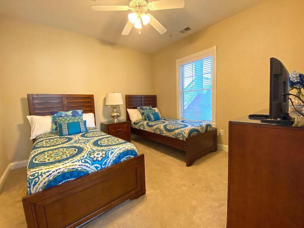 Magnolia Pointe Three-bedroom Apartment 201-4821
