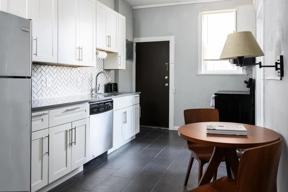 Spacious CWE Apts near BJC by Zencity