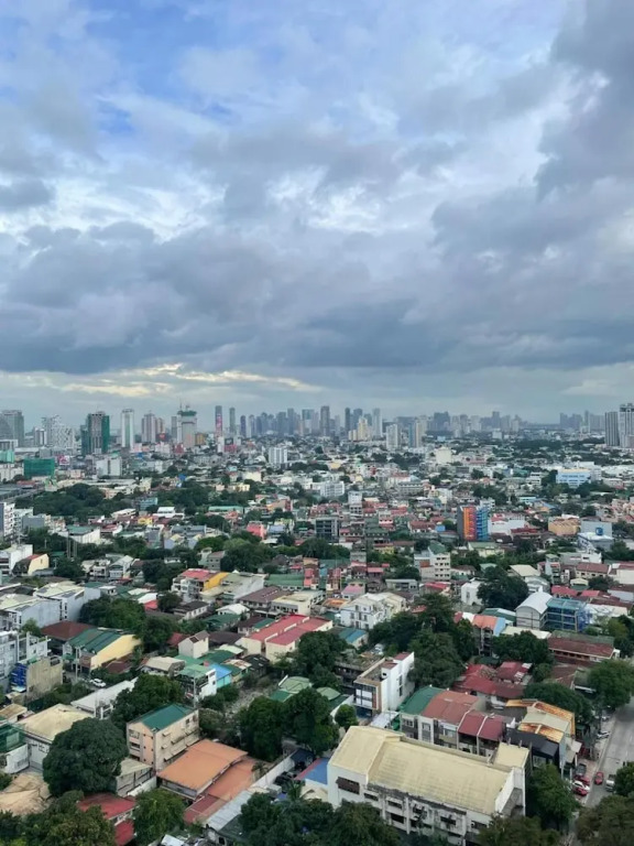 Elegant Condo at Symphony Tower 26C