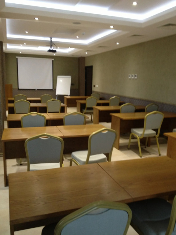 Edis Premier Hotel