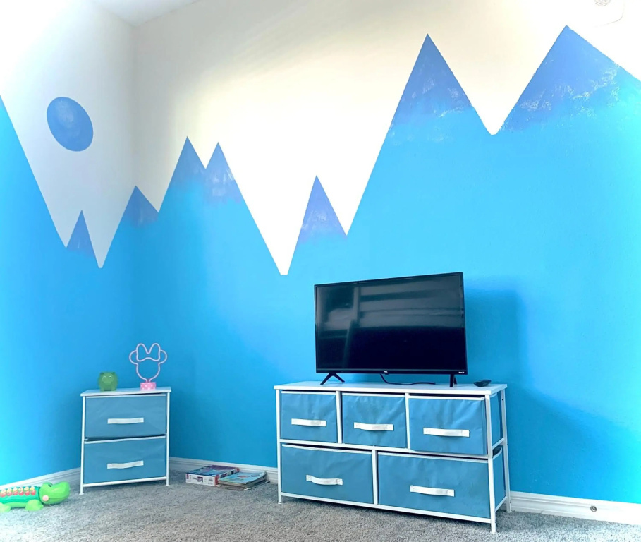 !3B2B! Beautiful Lake View! Baby Friendly! FREE WATER PARK! NO Resort Fee! 5 Miles to Disney! Storey Lake 3141 Room #201