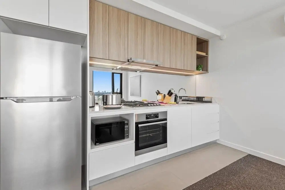 2-bed Inner-city Pad With Pool