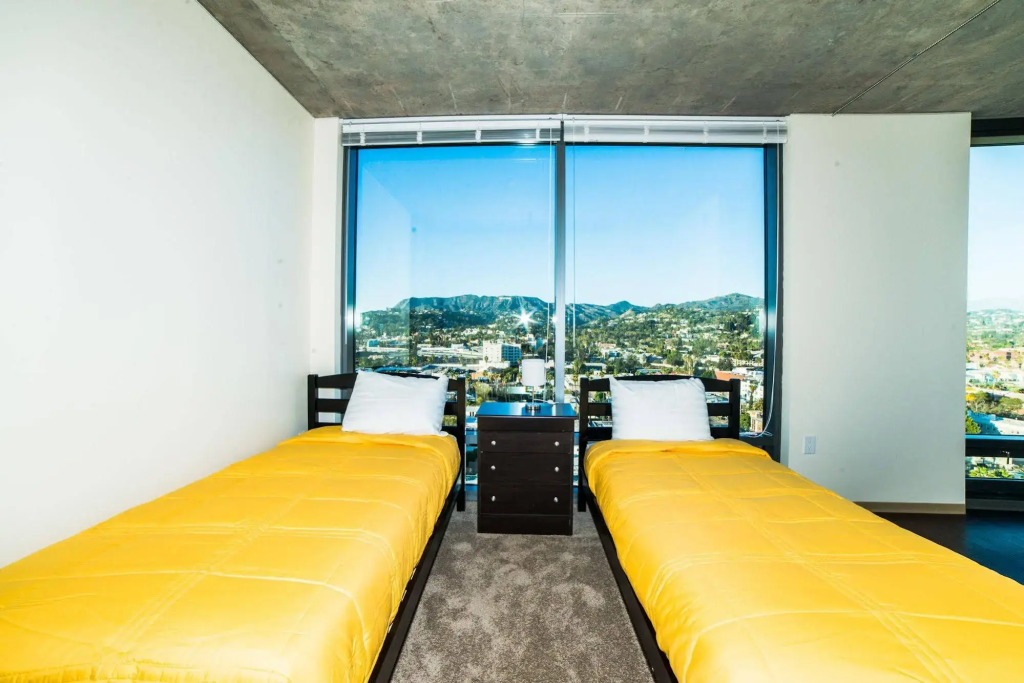 Hollywood Panorama Suites