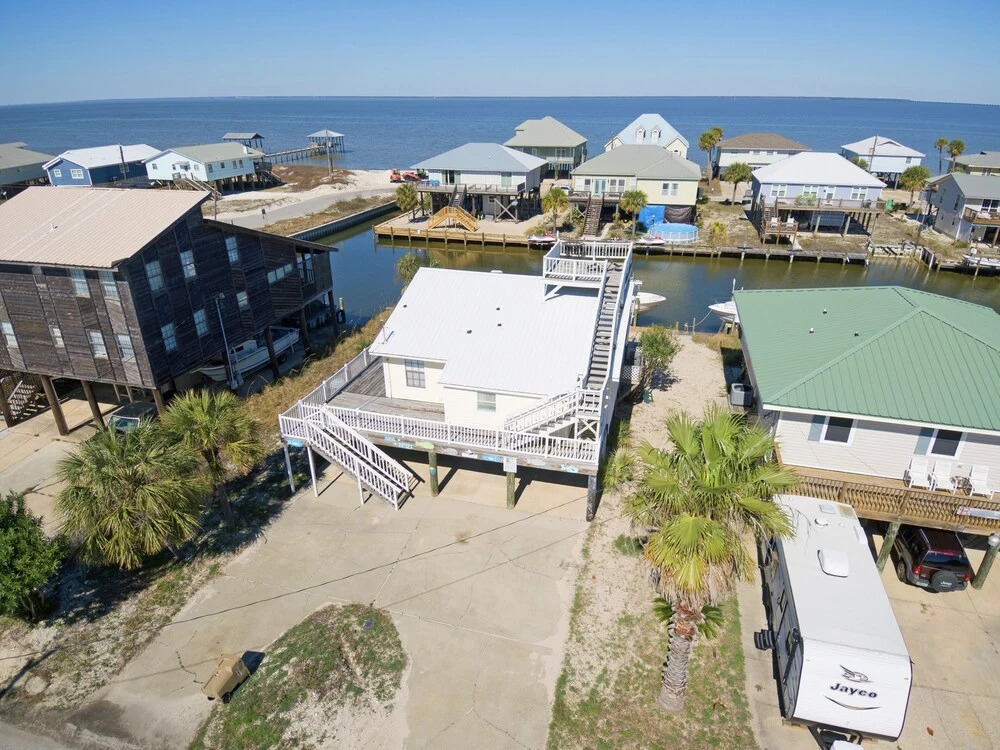 Sea Spot - Waterfront! Enjoy Dinner On The Deck And Naps In The Shaded Hammocks 3 Bedroom Home by RedAwning