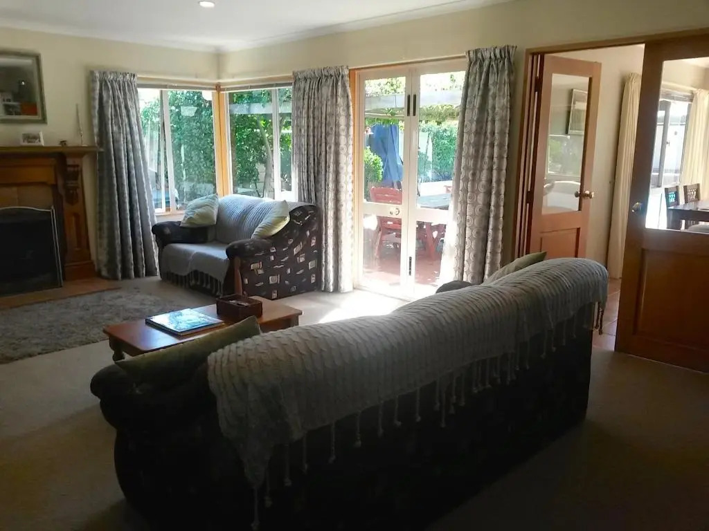 Summer Retreat - Blenheim Holiday Home