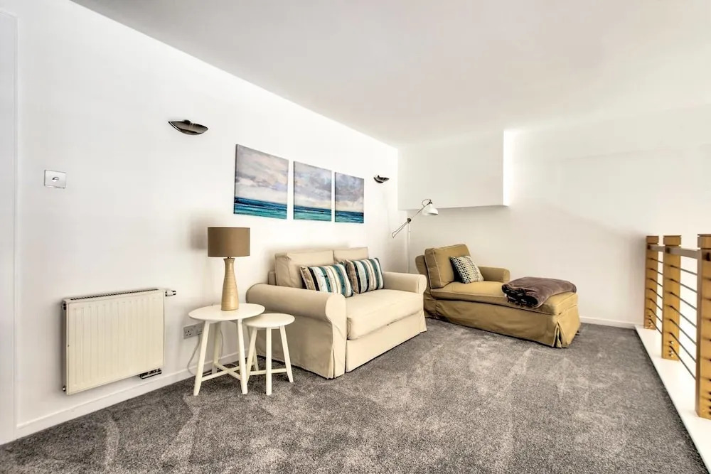 Stunning 2 Bed Apt in Merchant City With Parking