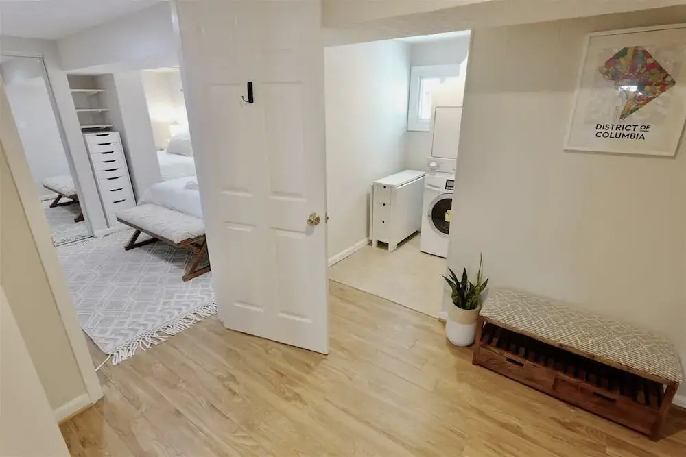 Top of the Town With Parking - 1 Bedroom