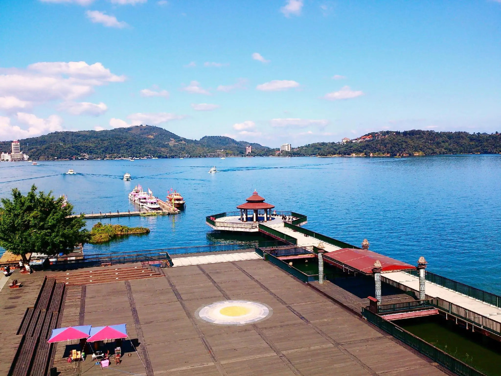 Lake Inn