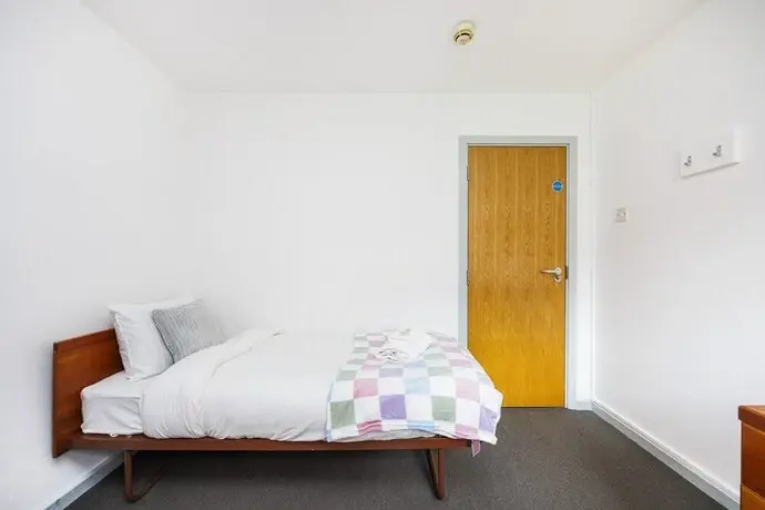 Vibrant Rooms NOTTINGHAM - SK
