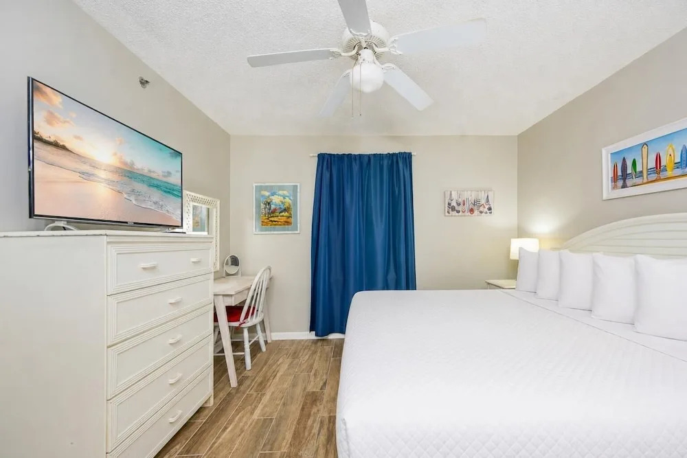 Tradewinds 706 2 Bedroom Condo