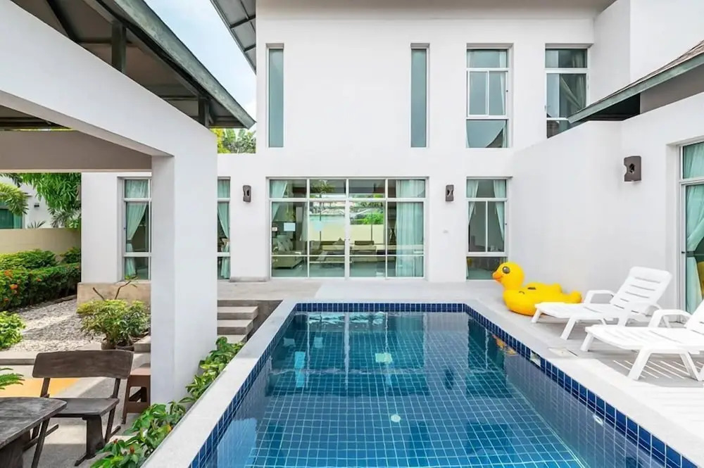 AnB Pool Villa 3BR Glass House in Pattaya