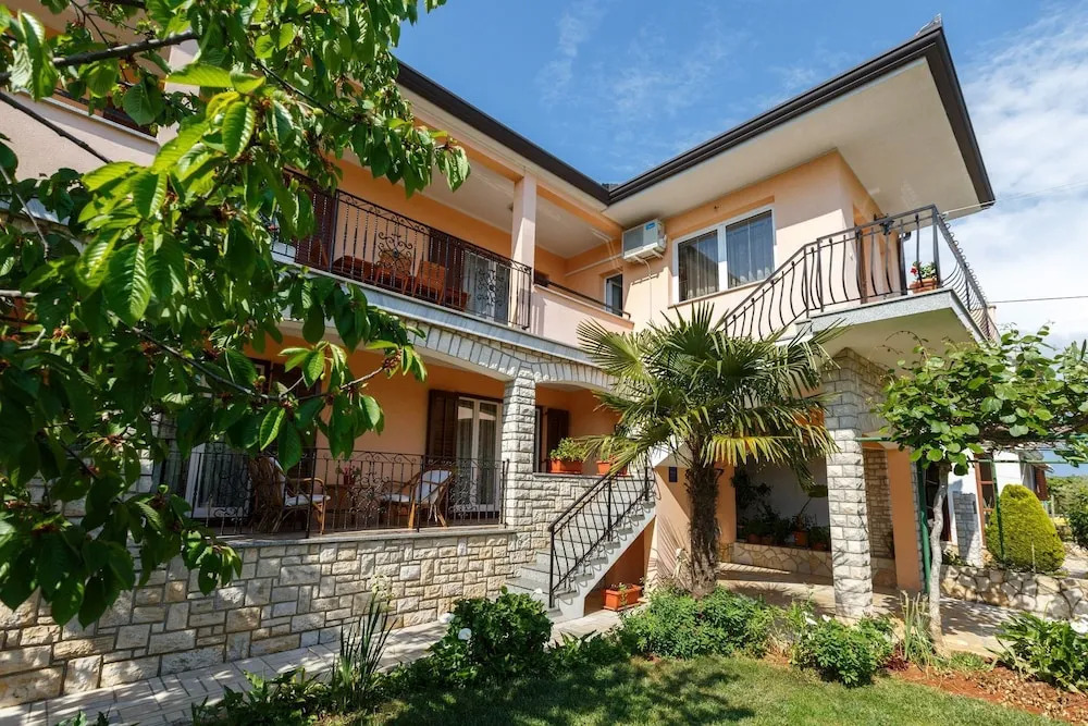 Villa Nina Apartments