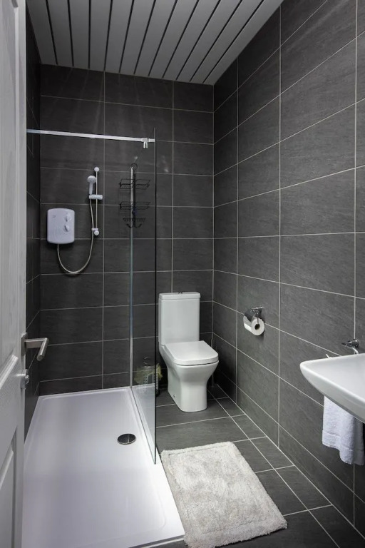 Town View Apartment by Sasco