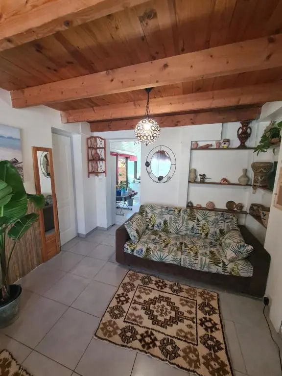 Dépendance de 30m² dans maison avec entrée privée
