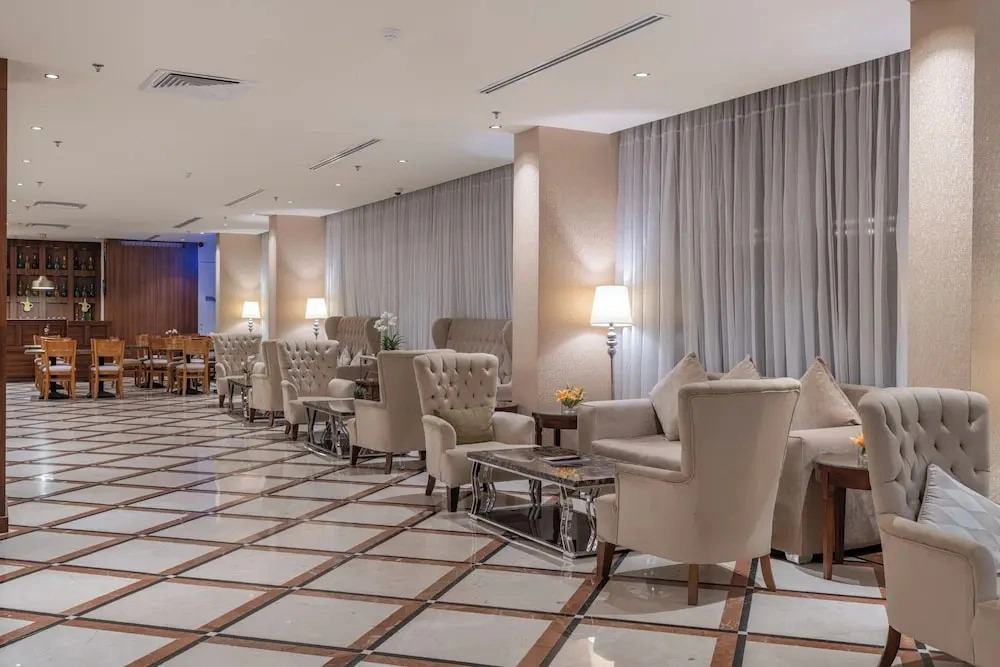 فندق وست لاند West Land Hotel
