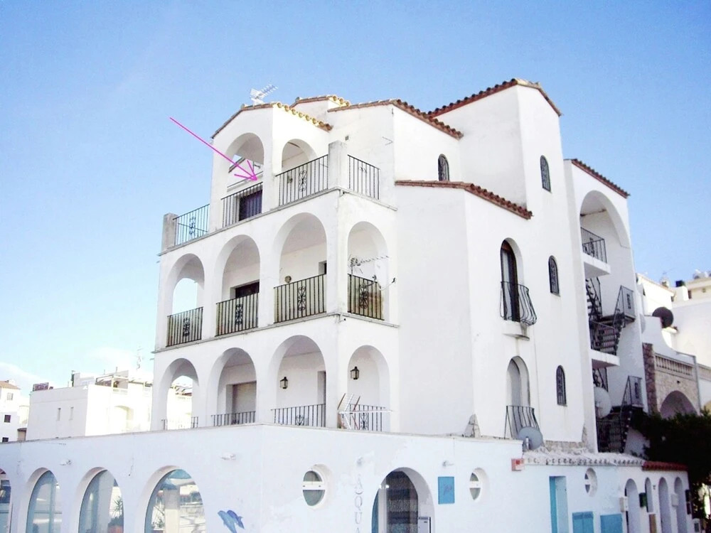 Comely Holiday Home in Empuriabrava With Barbecue
