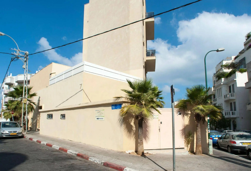 Geula Suites