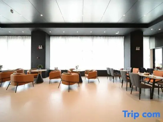 XIYA Qiya Hotel (Liupanshui High-Speed Railway Station People's Square)