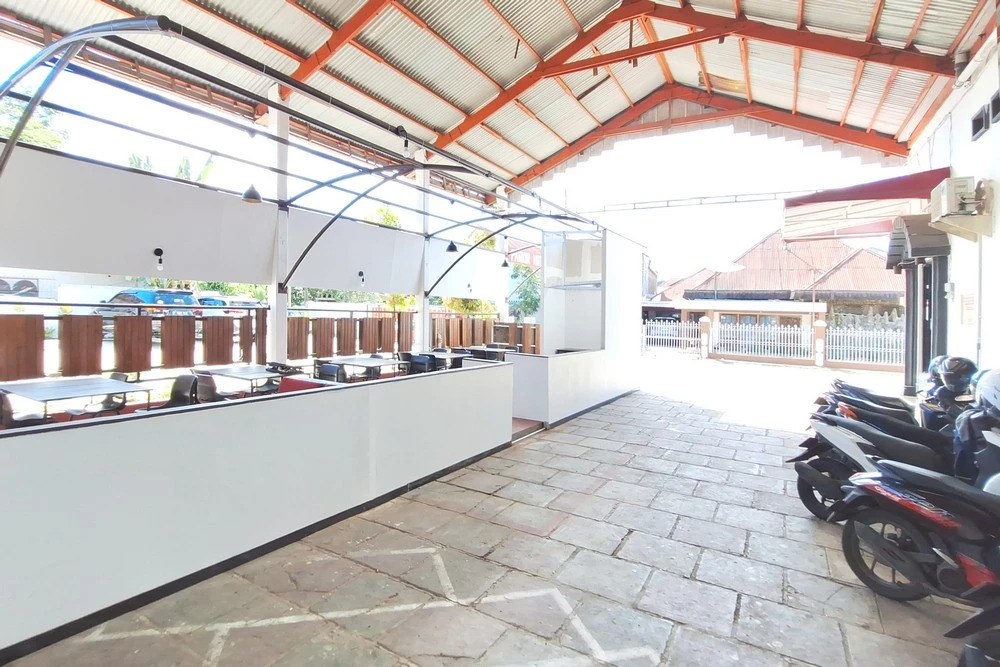 Urbanview lovetel Near Jalan Sudirman