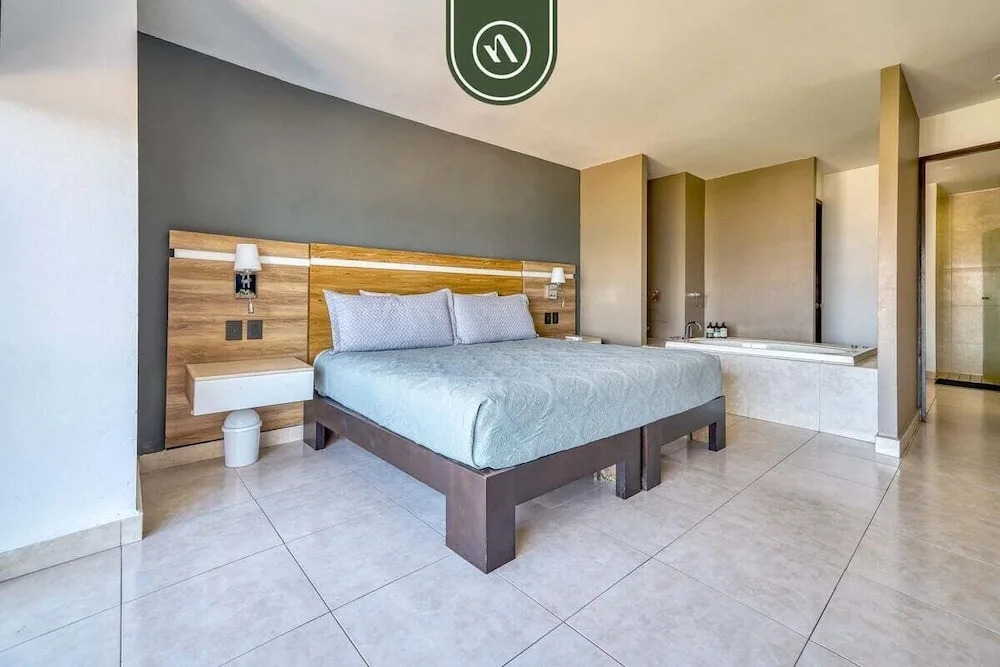 Oceanfron 4 BR Condo - Beach - Wyndham Pool