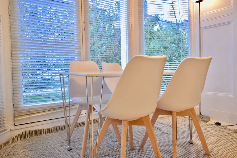 Elegant Mezzanine Studio Flat in Belsize Park