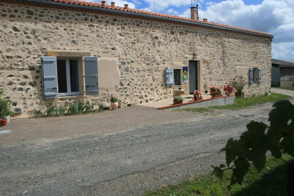 LES GALAINES