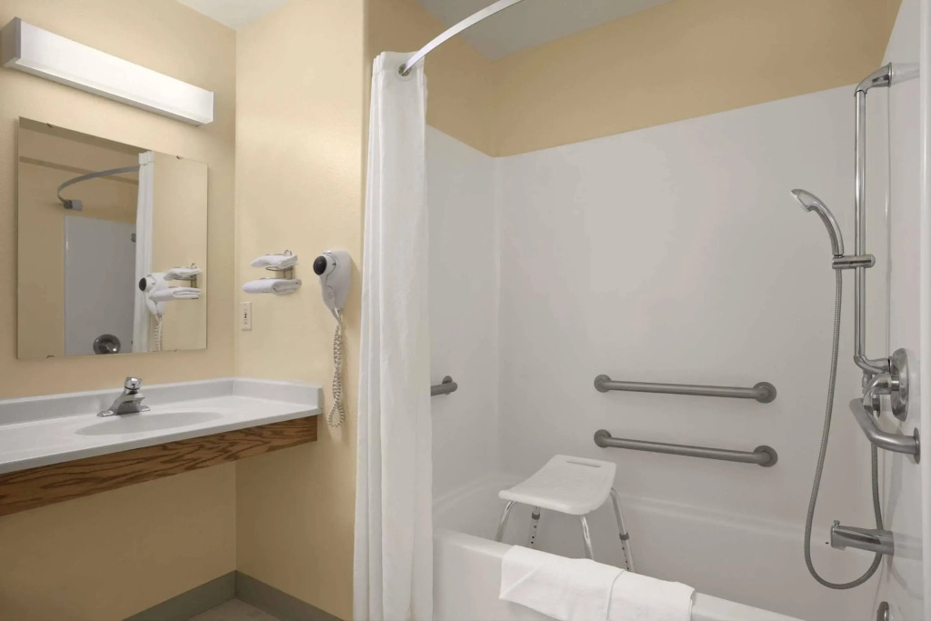 Four Seasons Inn