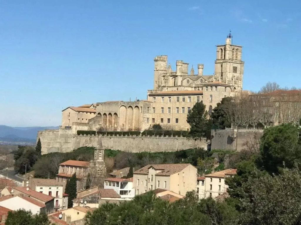 Maison 3* calme et Charme centre historique de Béziers
