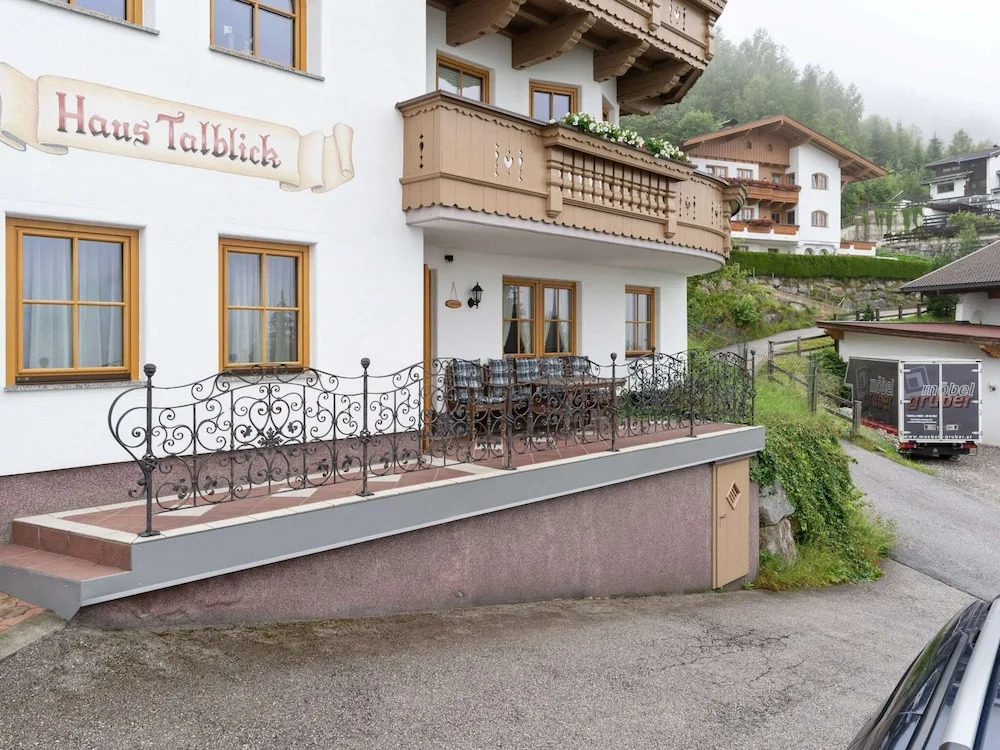 Quaint Apartment in Hainzenberg near Horbergbahn