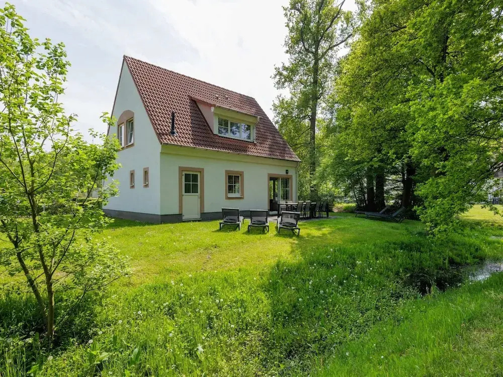 Spacious Stay With Sauna